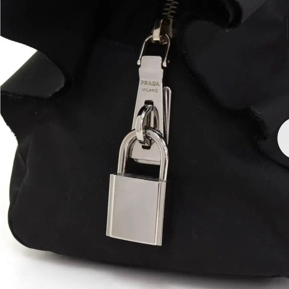 Prada - Picture 2 of 10